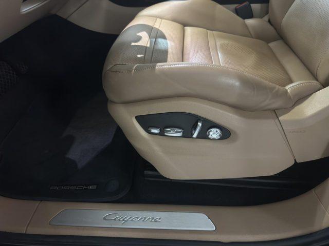 PORSCHE Cayenne 3.0 V6