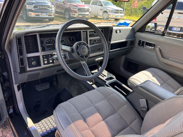 JEEP Cherokee 4.0 XJ LAREDO - AUTOMATICO 3 PORTE