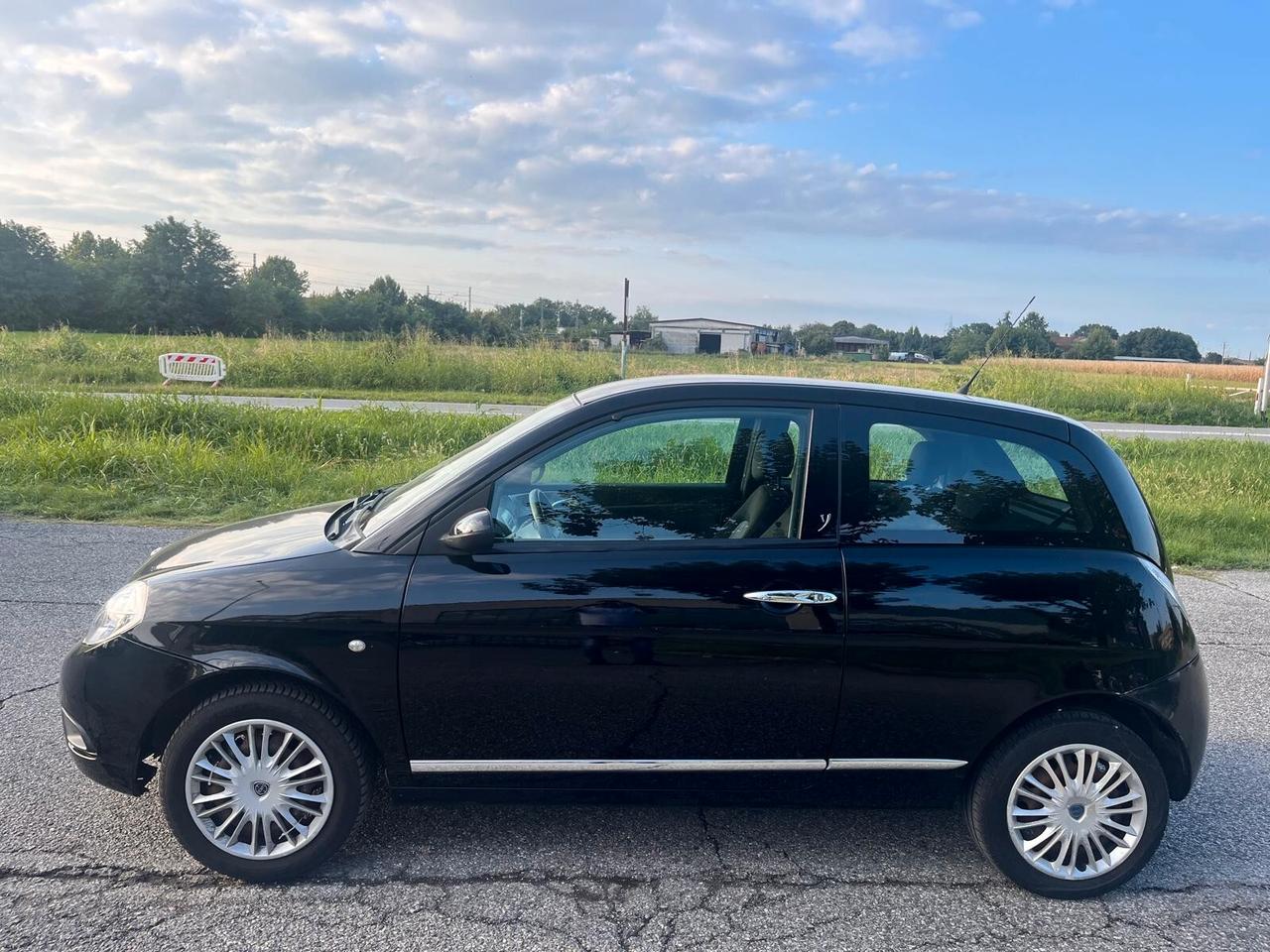 Lancia Ypsilon 1.2 Platino