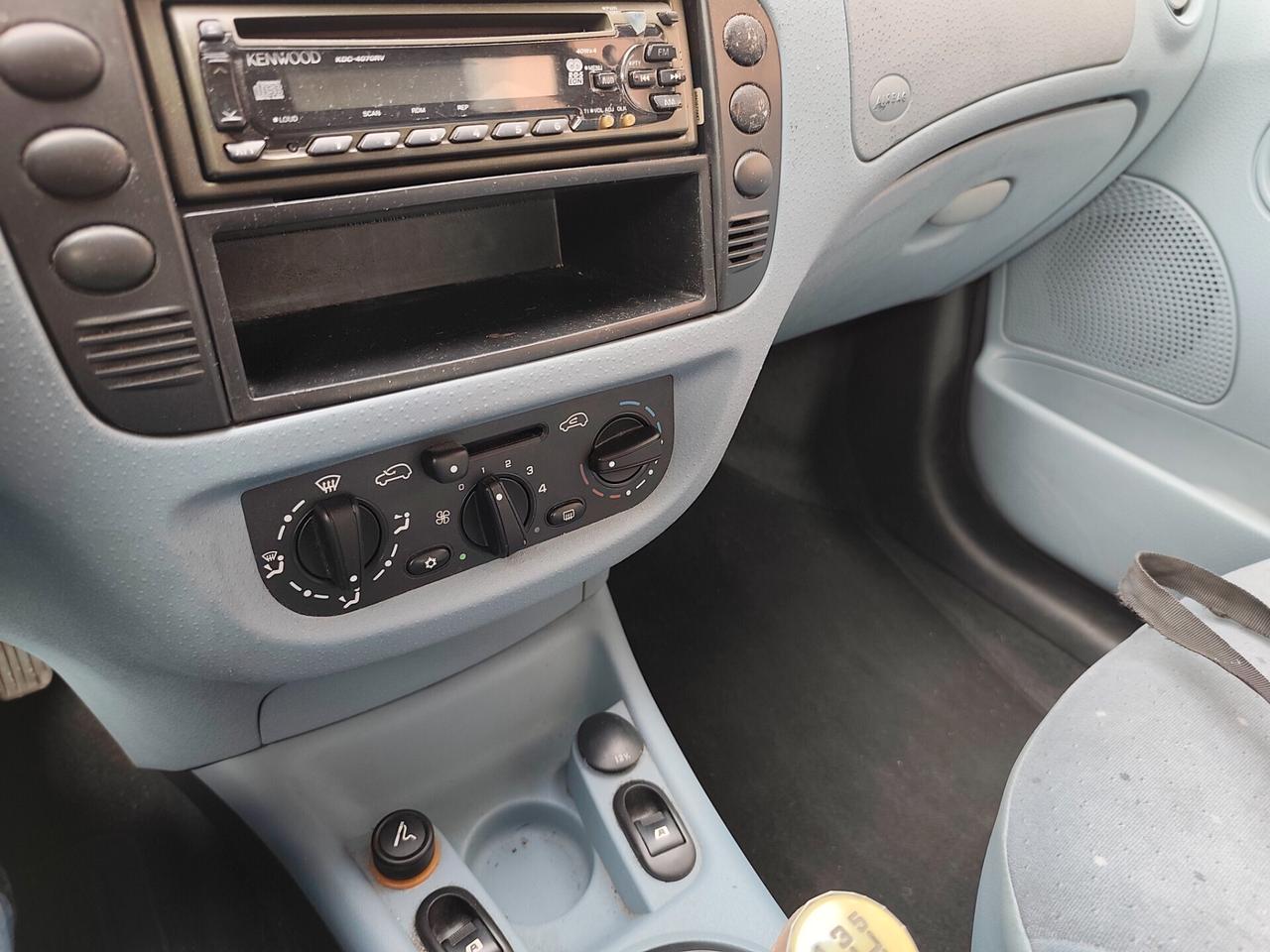 Citroen C3 1.4 Benz 130 Milà 5 porte neopatentati