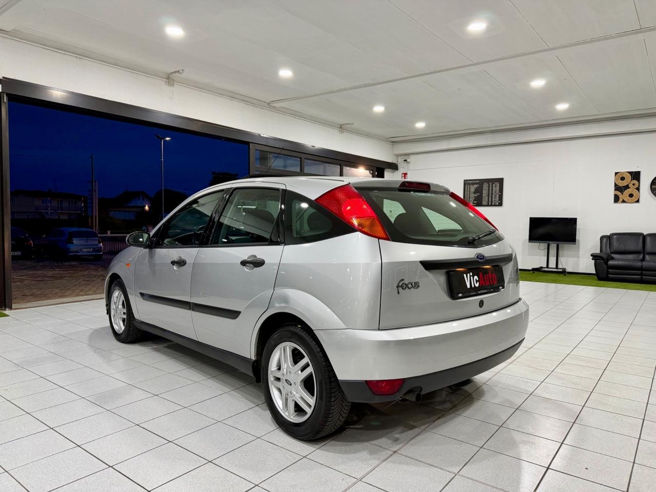 Ford Focus 1.6i 16V cat 5p. Zetec