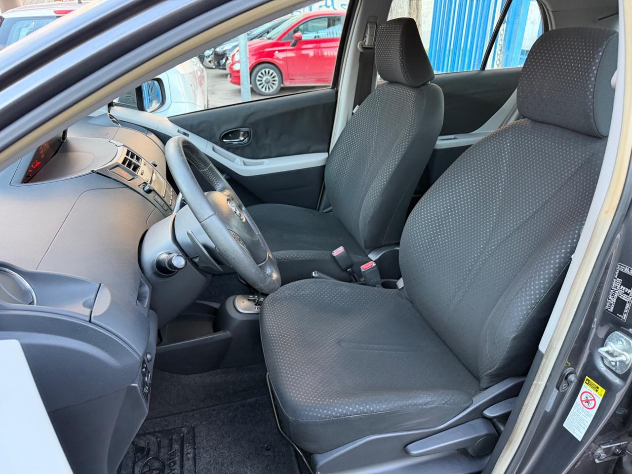 Toyota Yaris 1.4 D-4D 90 cv 2011 Automatica