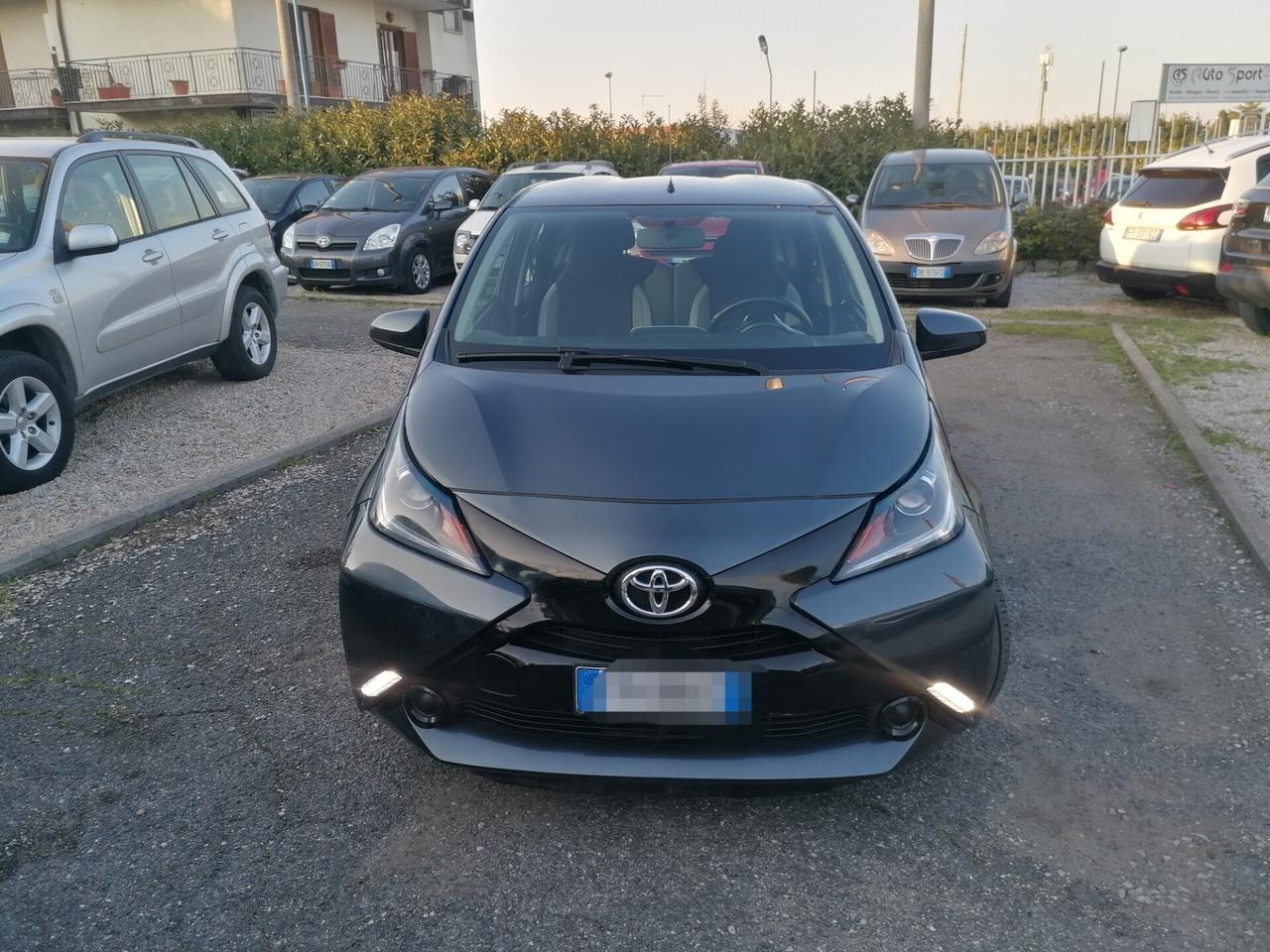 Toyota Aygo 1.0 VVT-i 69 CV 5 porte Automatica MMT