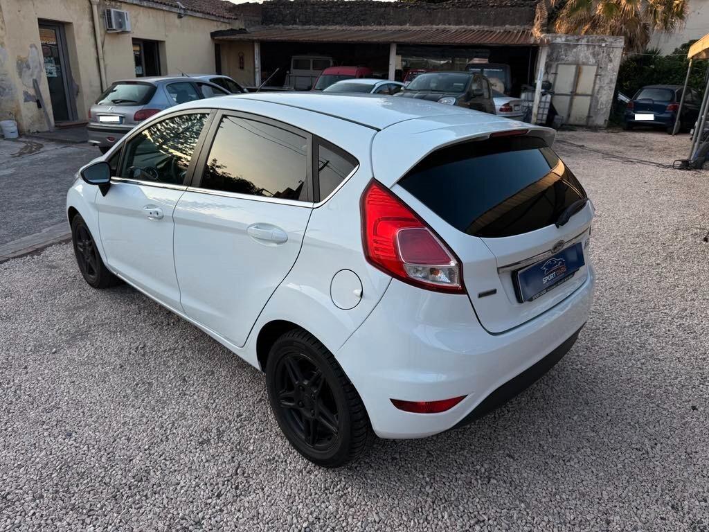 Ford Fiesta 1.5 TDCi 75CV 5 porte Titanium