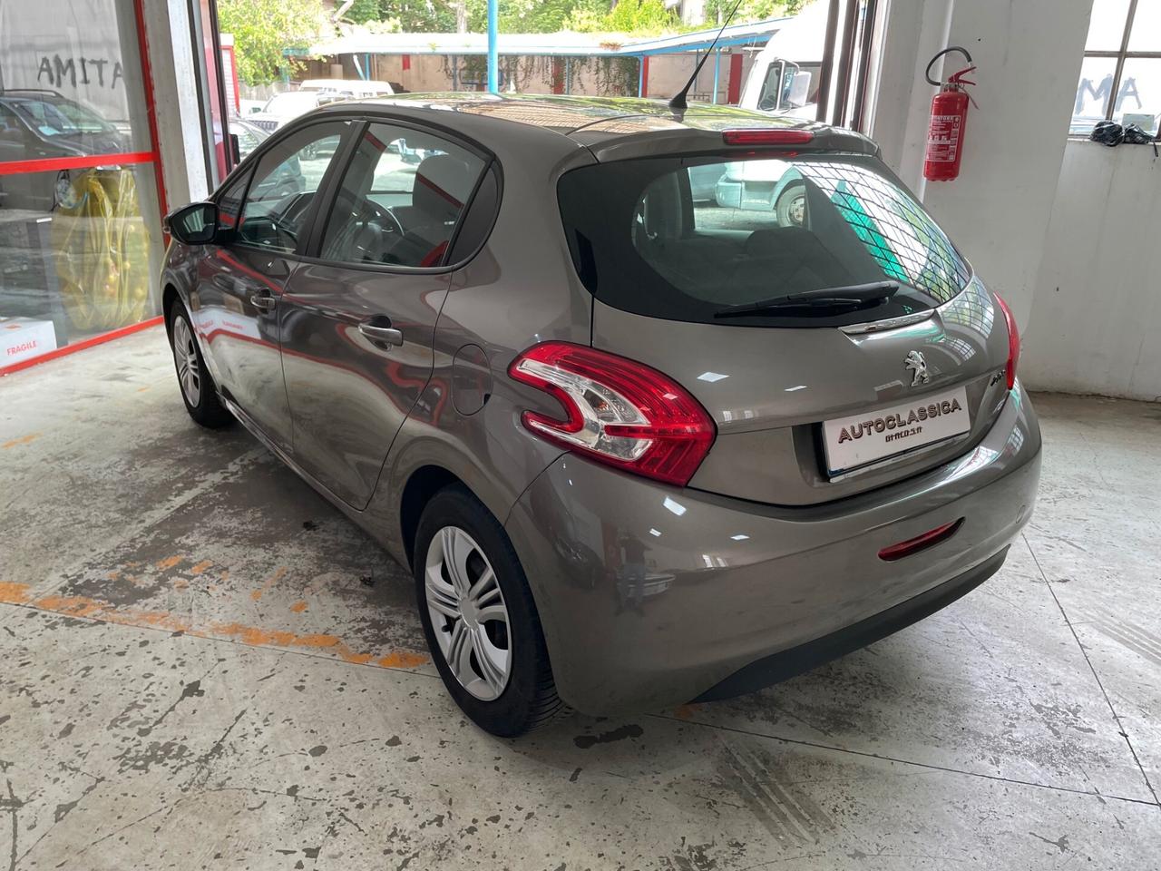 Peugeot 208 1.2 VTi 82 CV 5 porte 83.000KM!!!