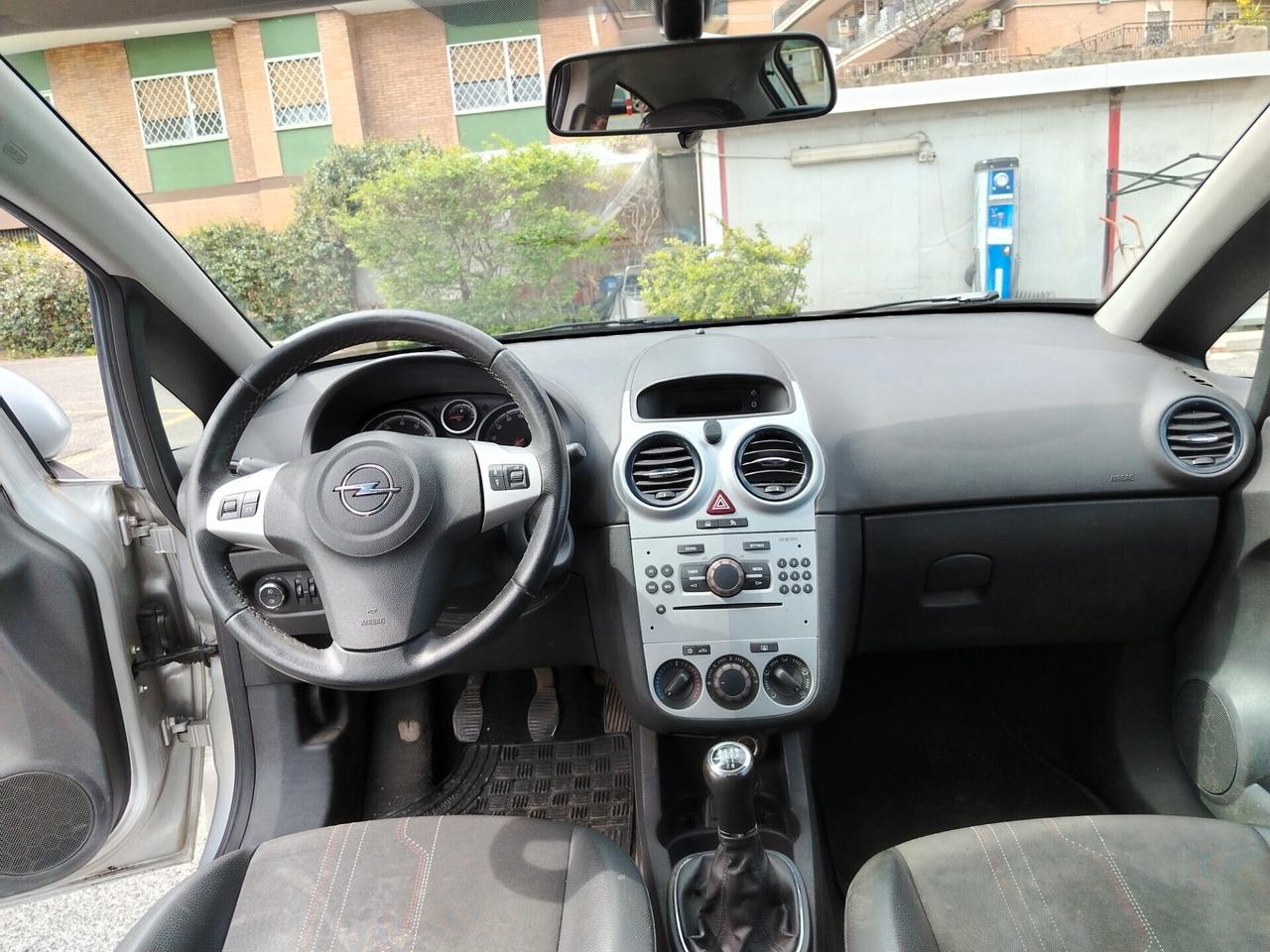 Opel Corsa 1.2 3 porte b-color