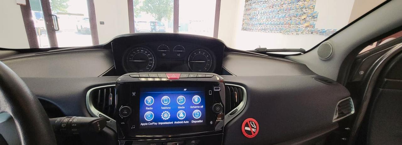 Lancia Ypsilon 1.0 FireFly 5 porte S&S Hybrid Silver Plus
