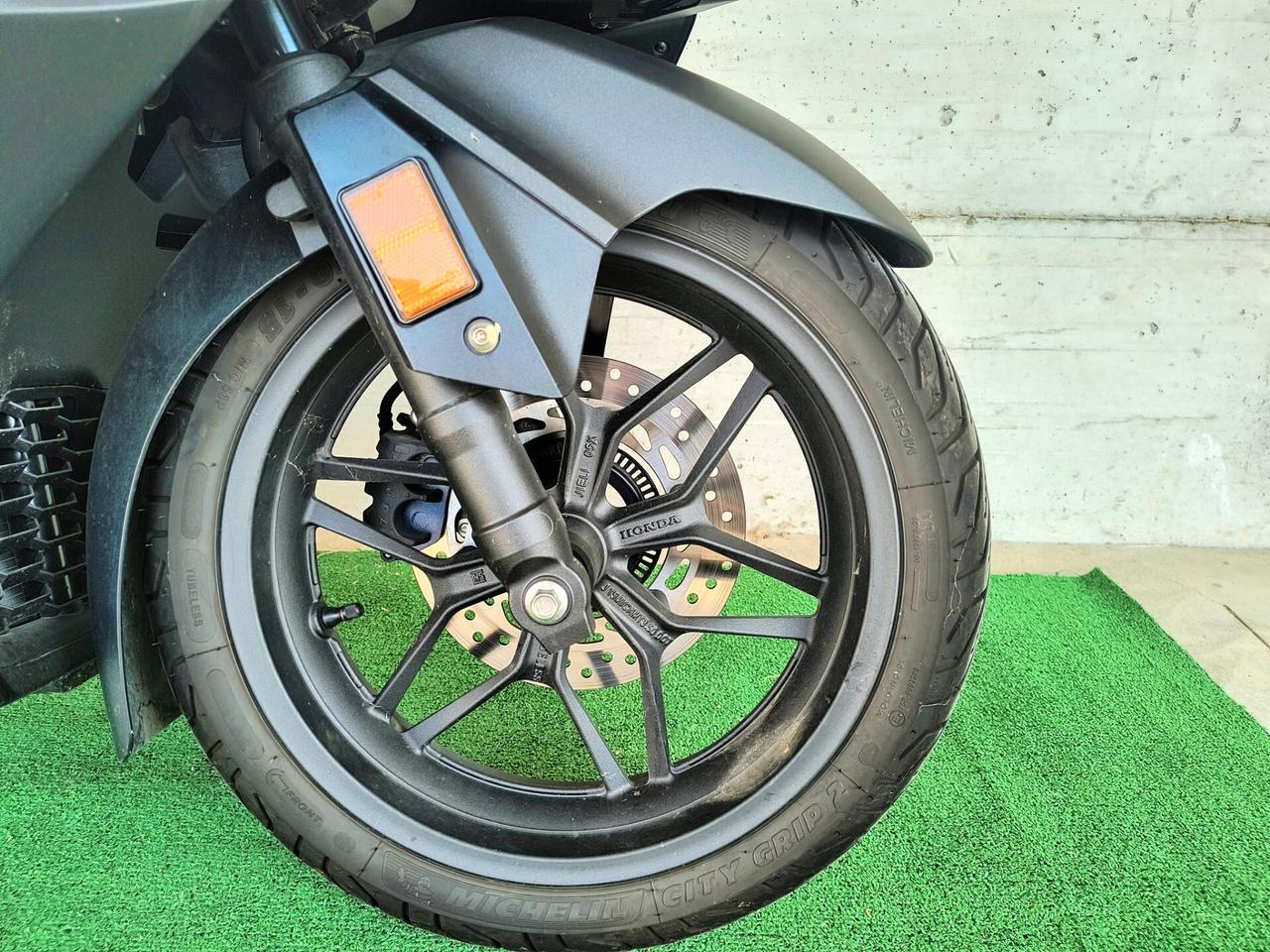 Honda Forza 350 Matte Gunpowder Black Metallic