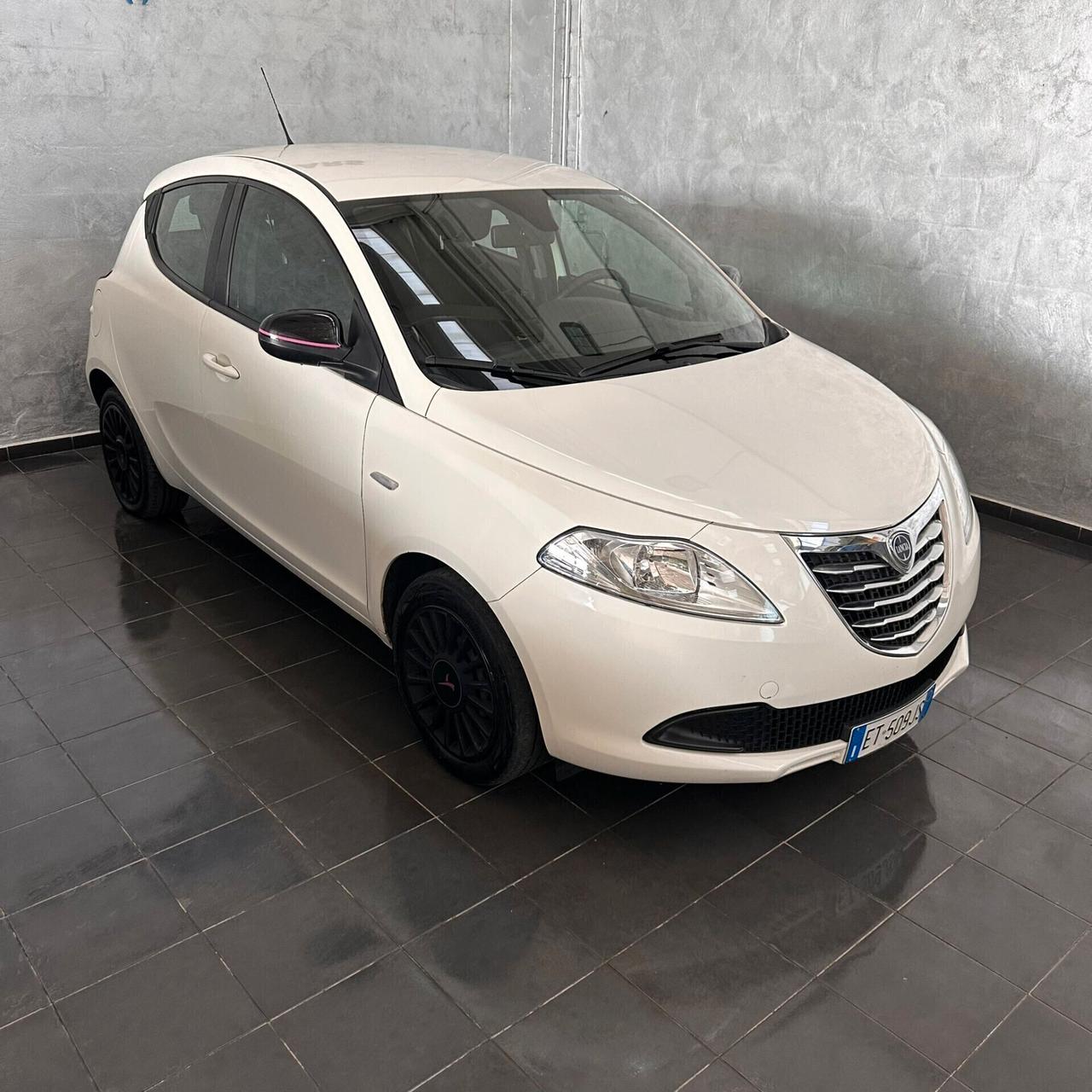 Lancia Ypsilon 1.2 69 CV 5 porte S&S Gold