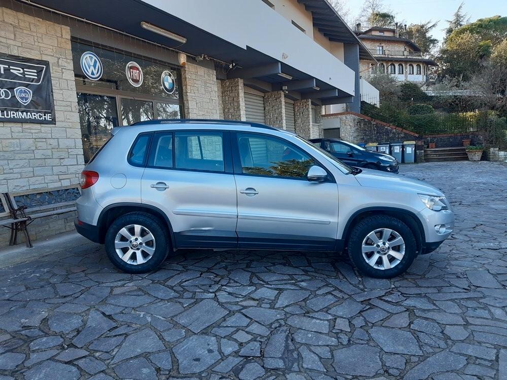 Volkswagen Tiguan 2.0 16V TDI DPF Track & Field NEO PATENTATI