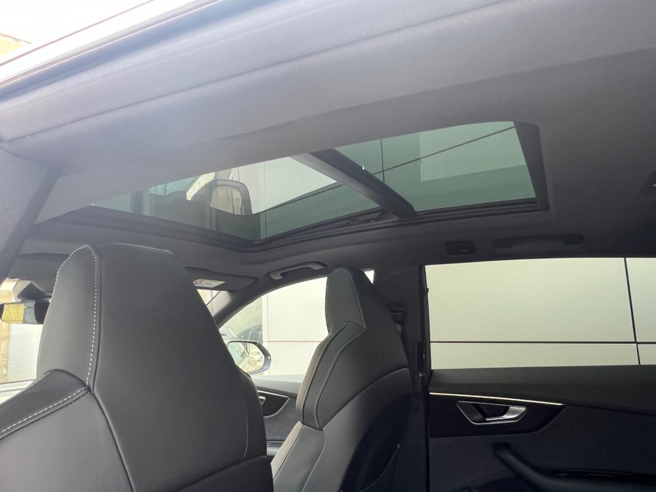 Audi Q8 50 TDI S-Line possibilità noleggio no scoring