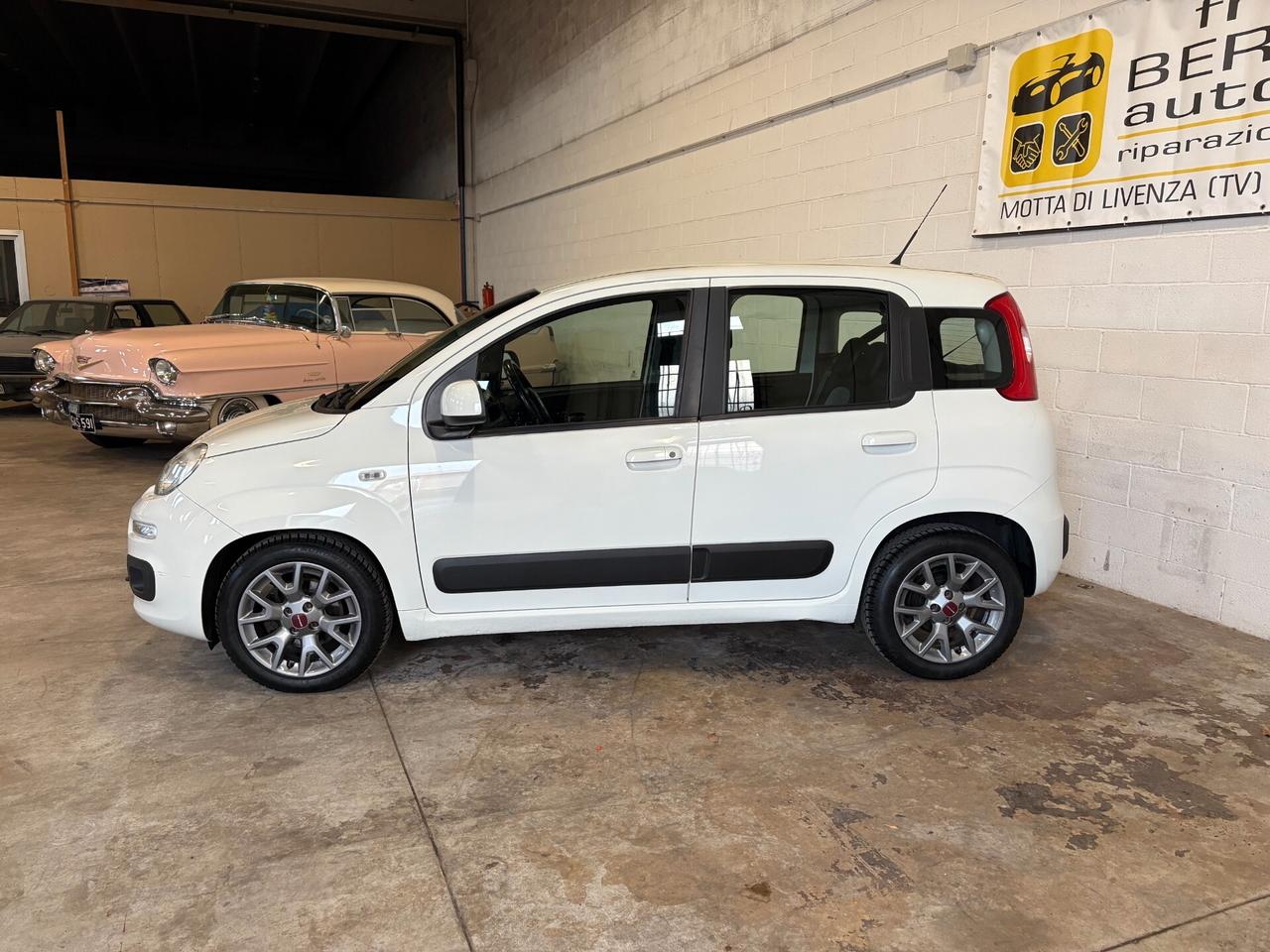 Fiat Panda 1.2 Lounge 69Cv Climatizzatore Automatico 5 Posti