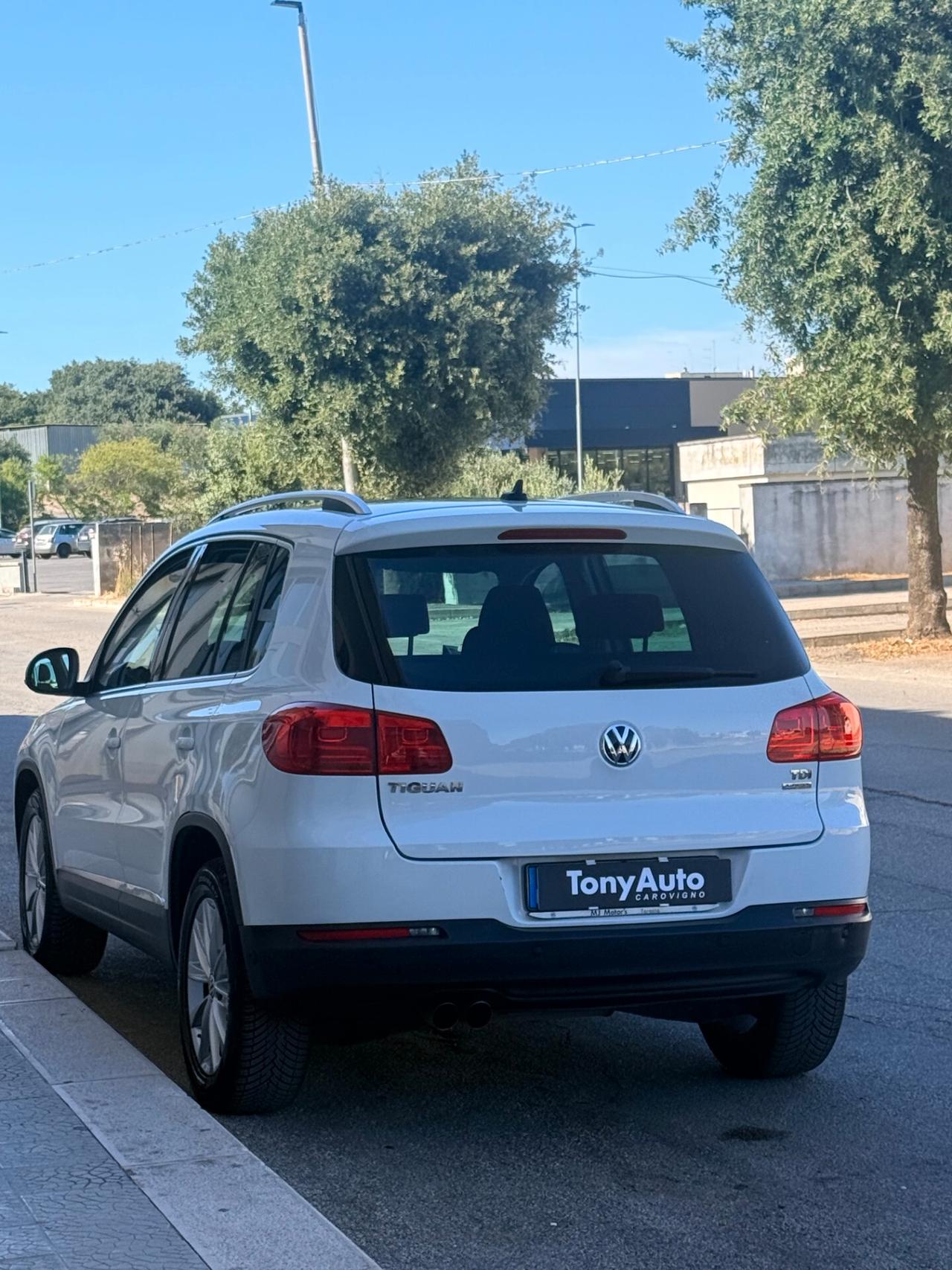 Volkswagen Tiguan 2.0 tdi Sport STYLE ,KM CERTIFICATI VOLKSWAGEN,NAVI,BLUETOOTH,SENSORI DI PARCHEGGIO