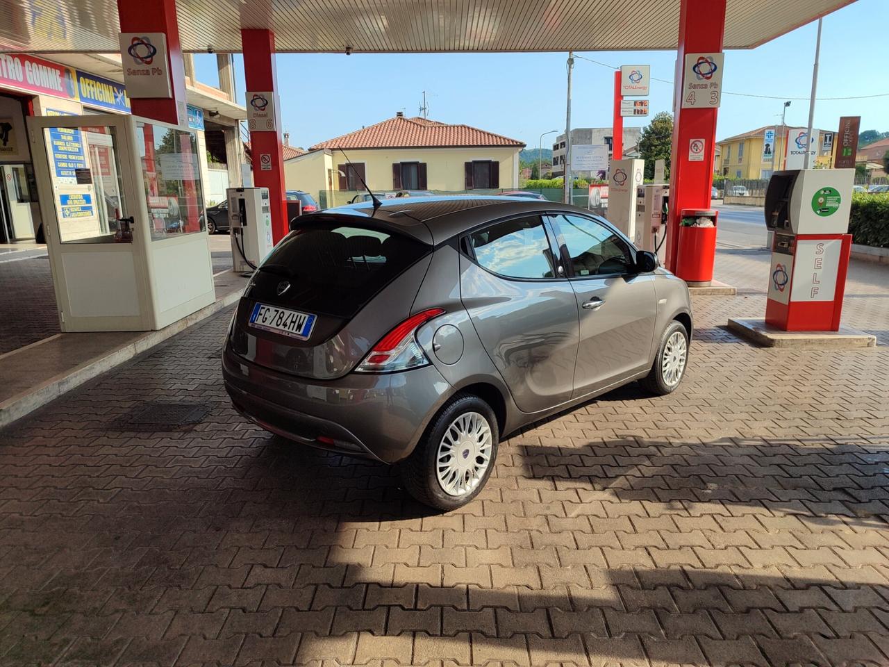 Lancia Ypsilon 1.2 GPL EURO 6 ANNO 2017 ECOCHIC GOLD