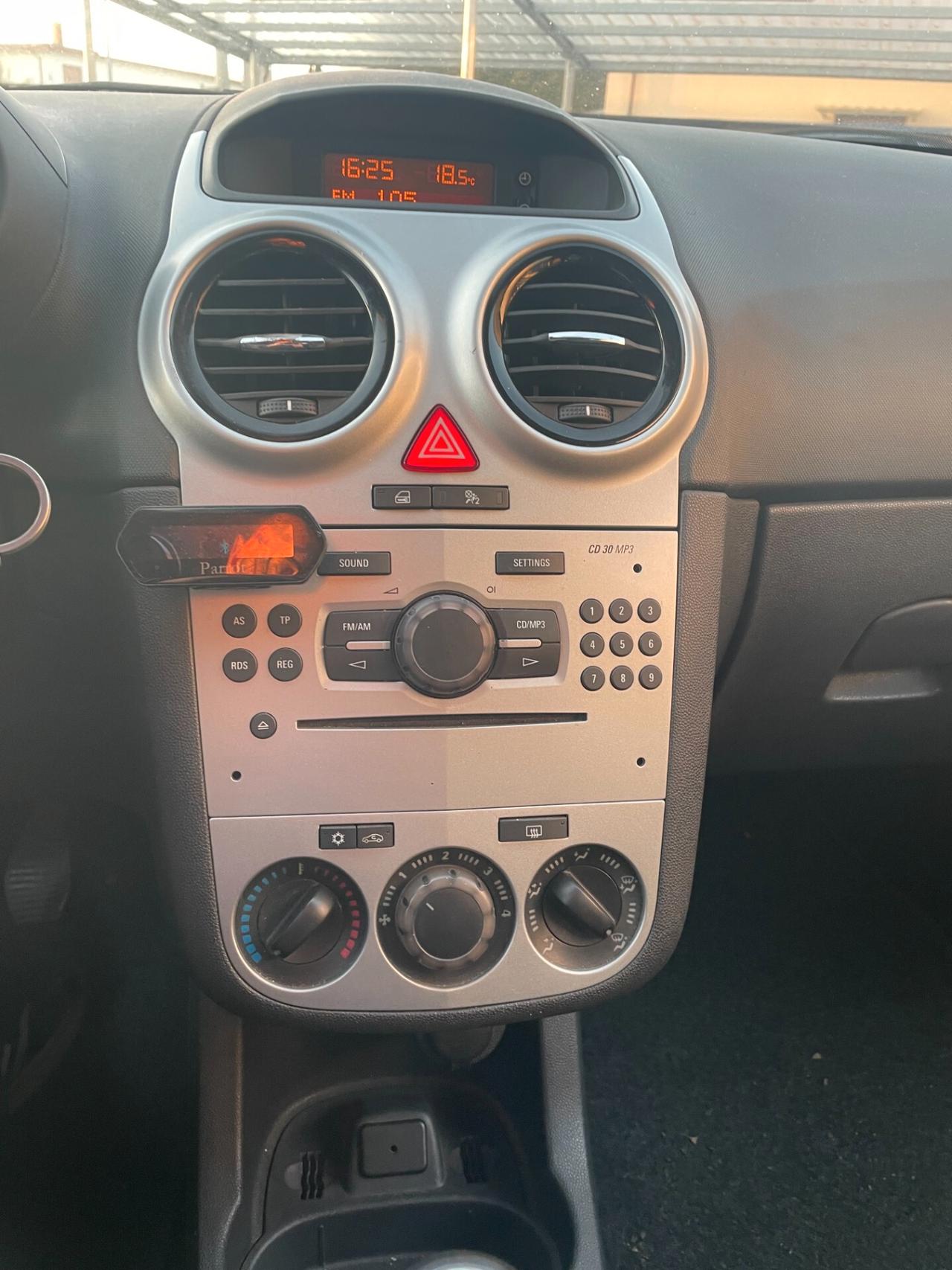 Opel Corsa 1.2 85CV 5 porte GPL