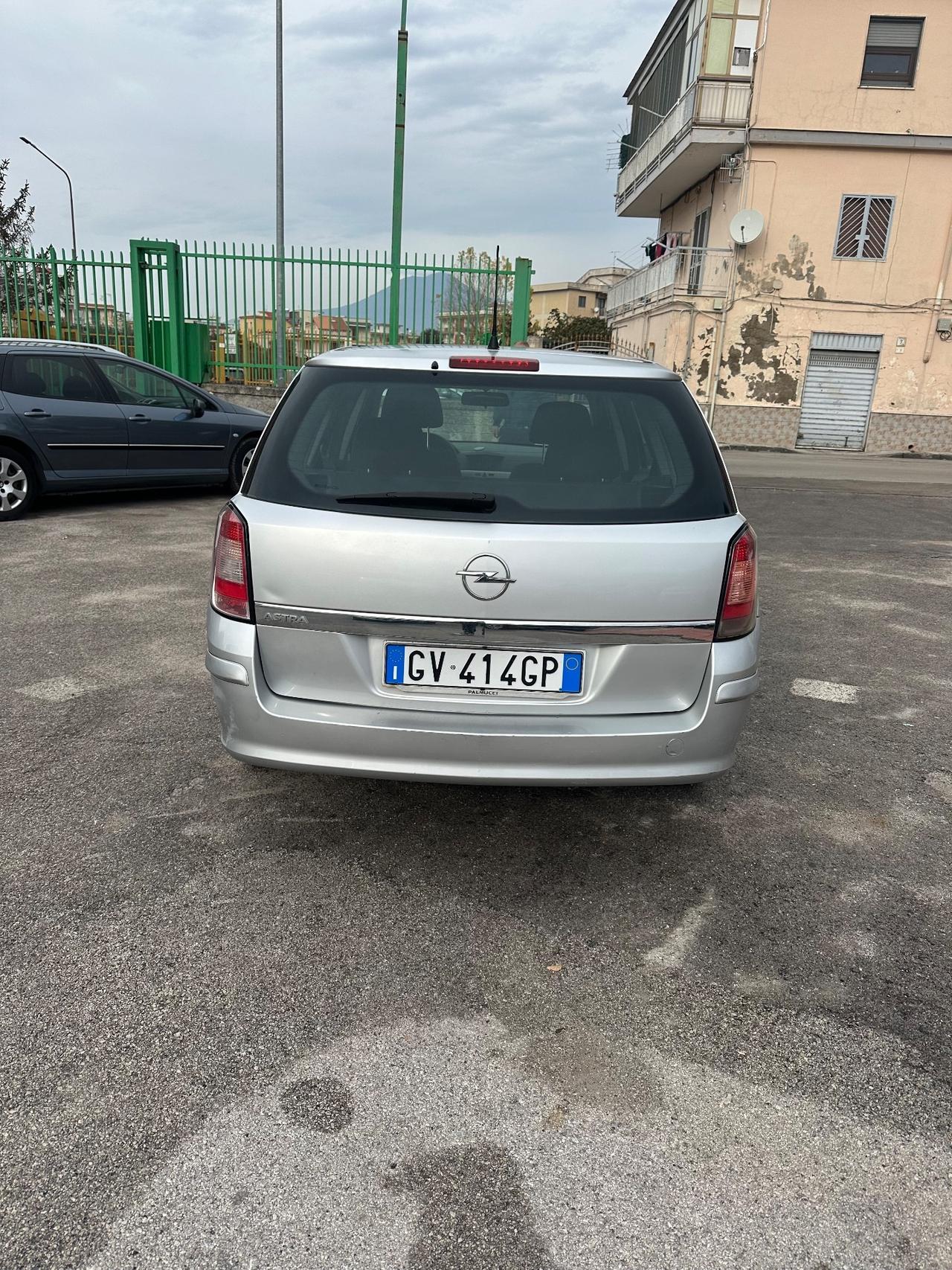 Opel Astra 1.4 16V Twinport 5 porte Enjoy