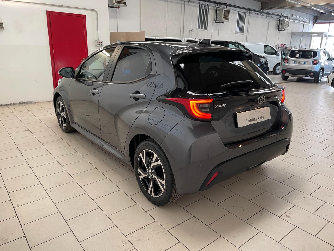 Toyota Yaris Trend Teck Pack 1.5h-Ok Neopatentato-LEGGI SOTTO