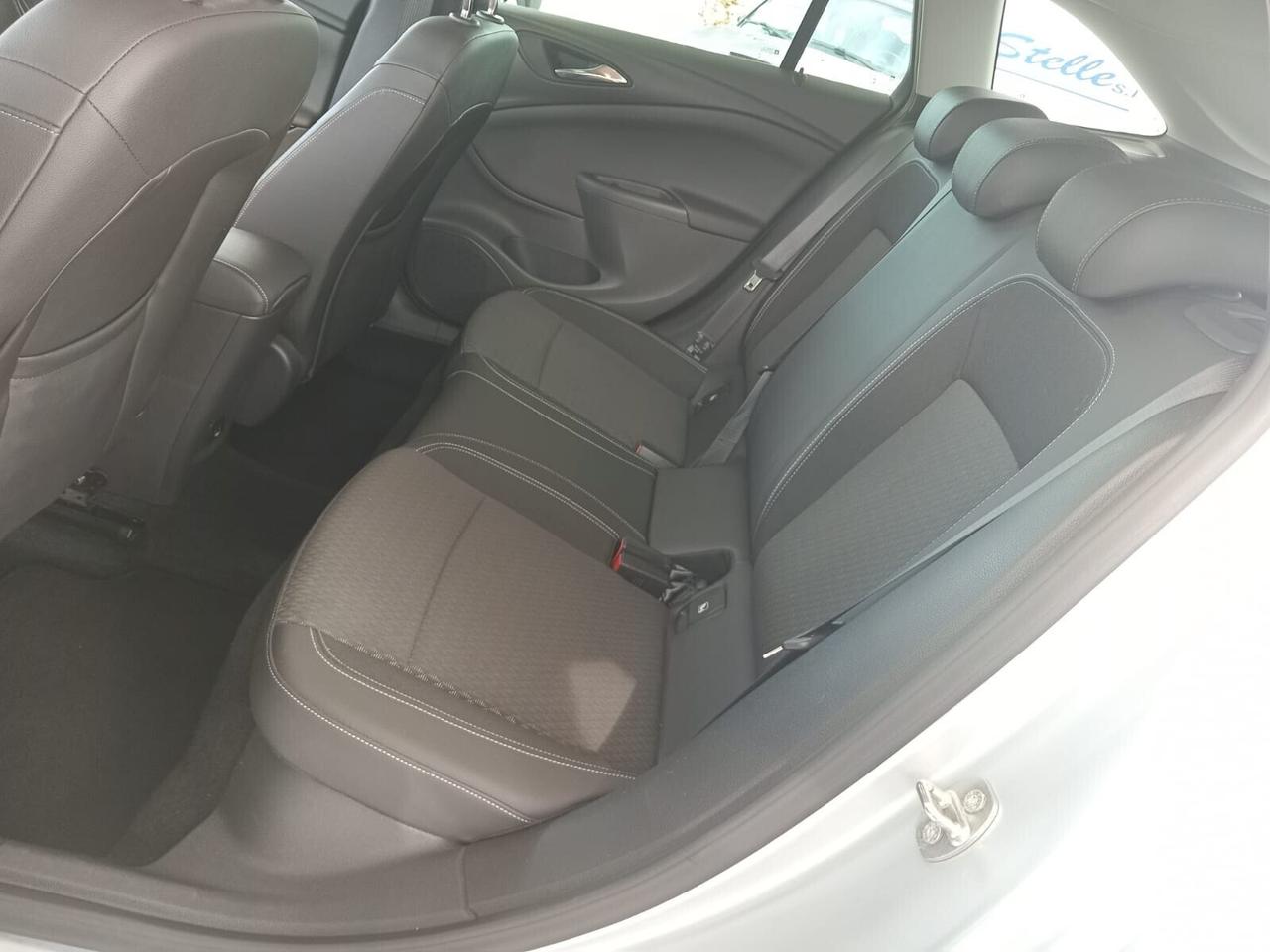 Astra 1.6 CDTi 110CV Start&Sto Sports Tourer Dynamic DA VETRINA