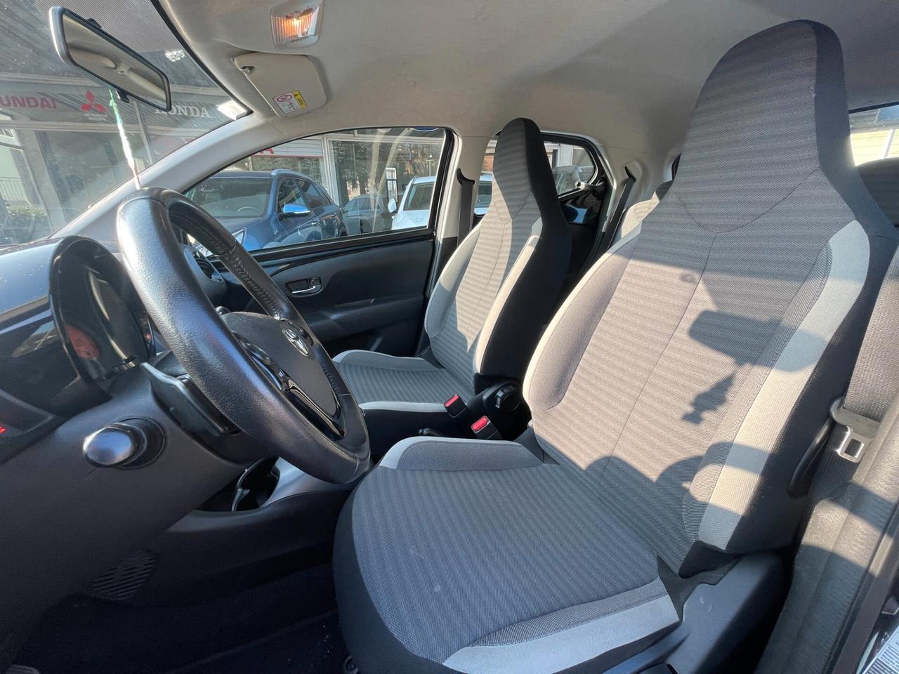 Toyota Aygo 1.0 VVT-i 72 CV 5 porte x-business MMT