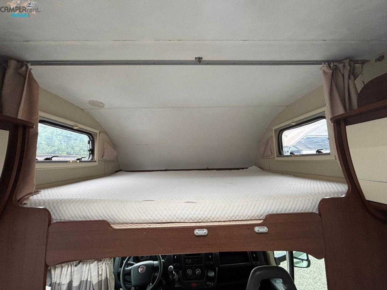 CARAVANS INTERNATIONAL ELLIOT 40 - mansardato con letti a castello in coda