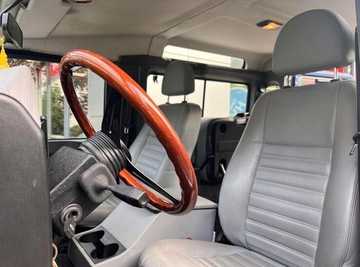 Land Rover Defender 90 2.4 TD4 Pick Up E