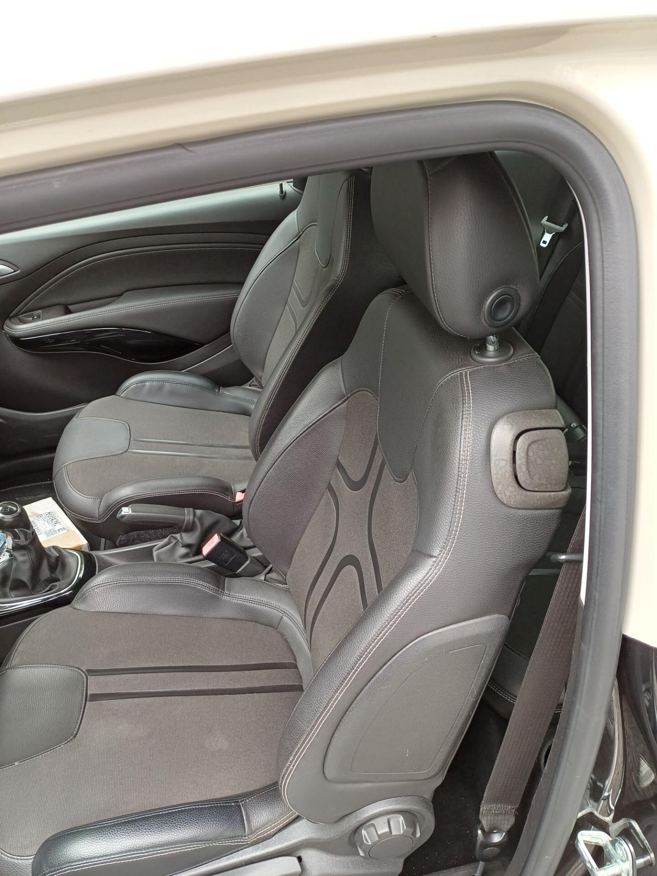 Opel Adam 1.4 87 CV benzina GPL
