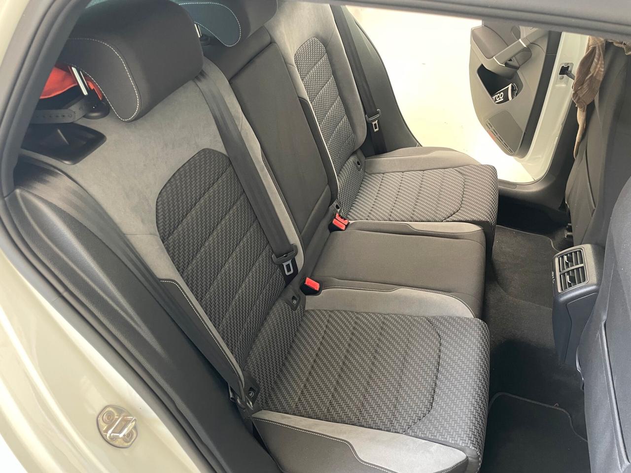 Volkswagen Golf 2.0 TDI 150CV DSG 5p. Sport Rline