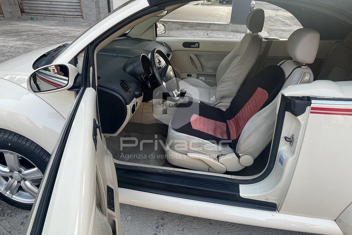 VOLKSWAGEN New Beetle 1.6 Cabrio
