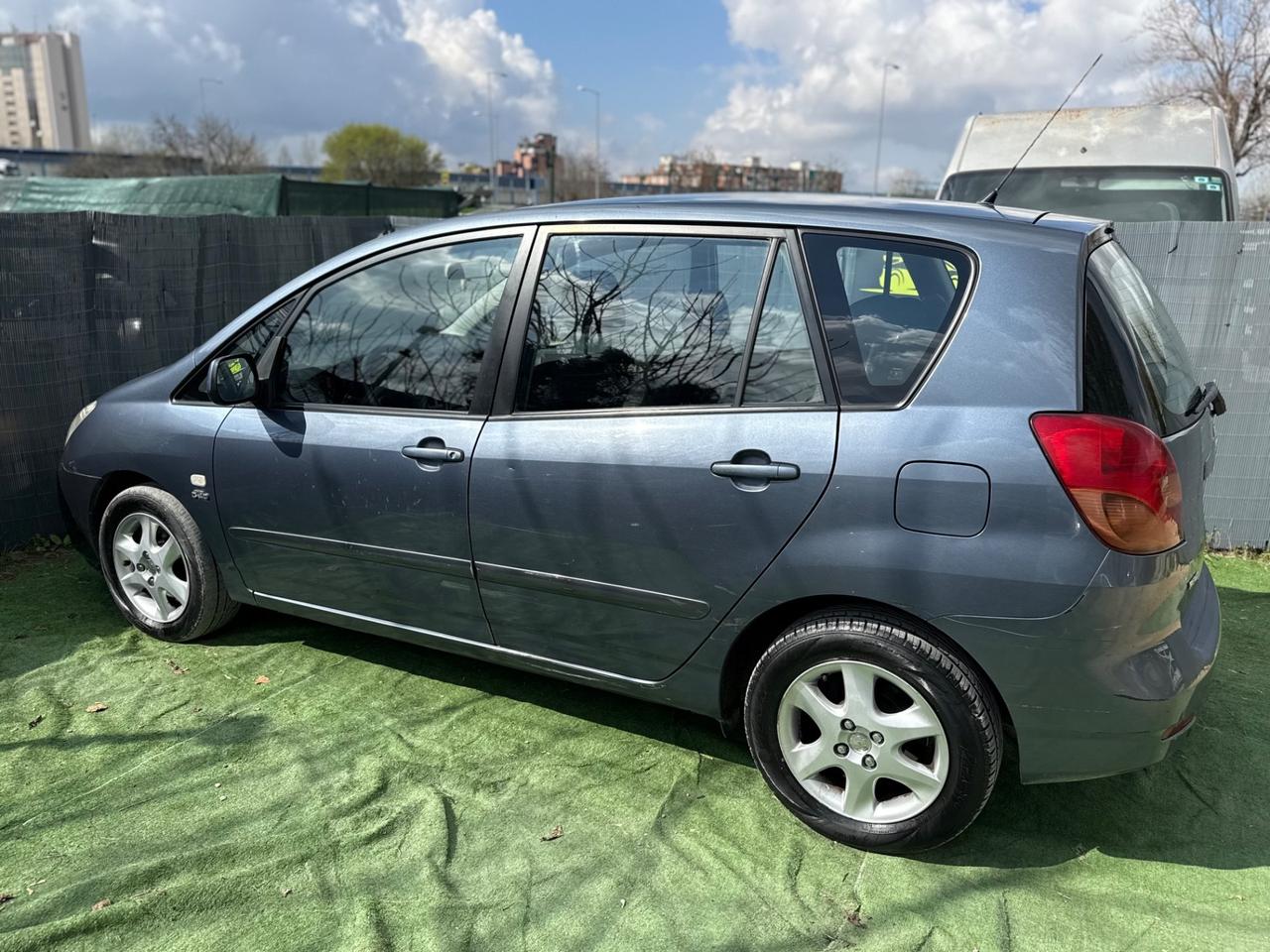 Toyota COROLLA VERSO 2.0 DIESEL NEOPATENTATI