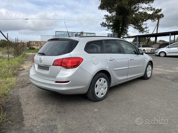 Opel Astra SW 1.3 CDTI - 2011