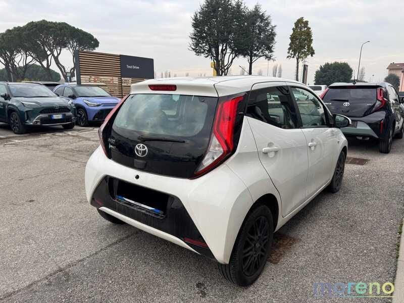 Toyota Aygo 1.0 72 CV x-play m-mt