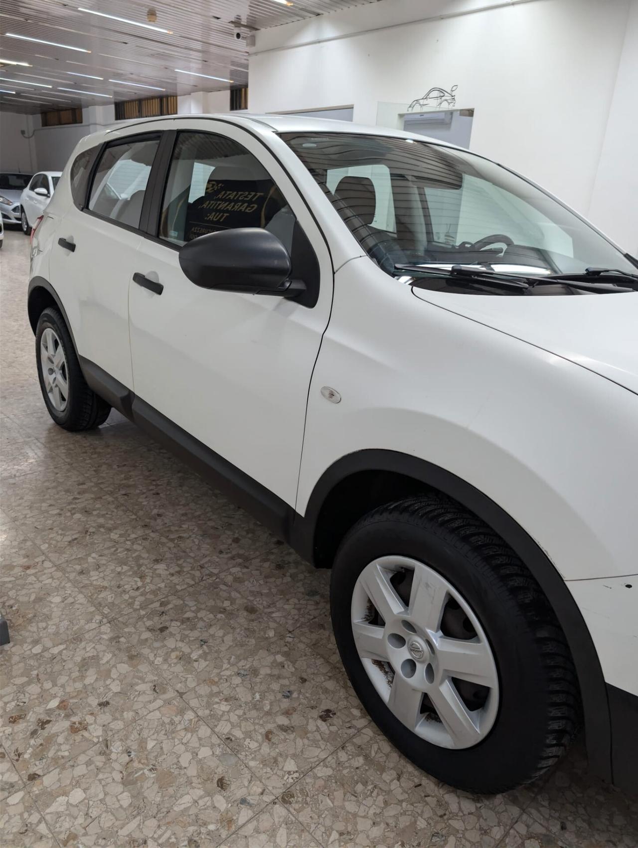 Nissan Qashqai 1.5 dCi Visia – Pronta consegna, efficienza e comfort
