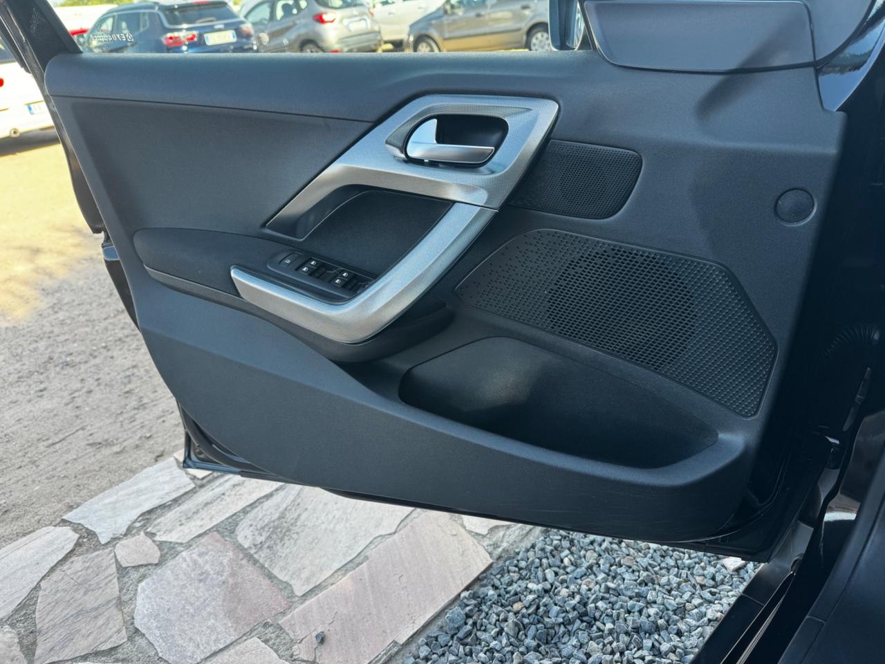 Peugeot 2008 1.6 e-HDi 115 CV Stop&Start Allure