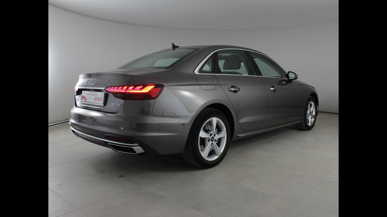 AUDI A4 V - A4 35 2.0 tdi mhev Business Advanced 163cv s-tronic