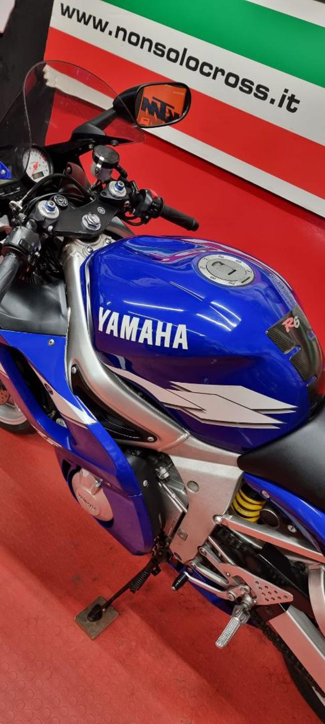 YAMAHA YZF R6 - PRIMA SERIE