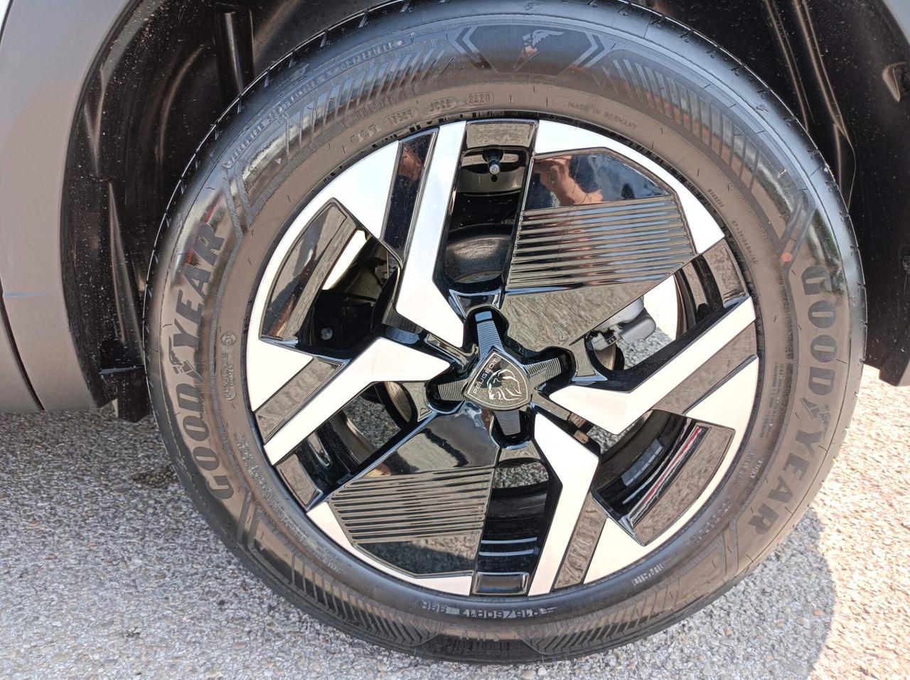Peugeot 2008 PureTech 130 S&S EAT8 Allure