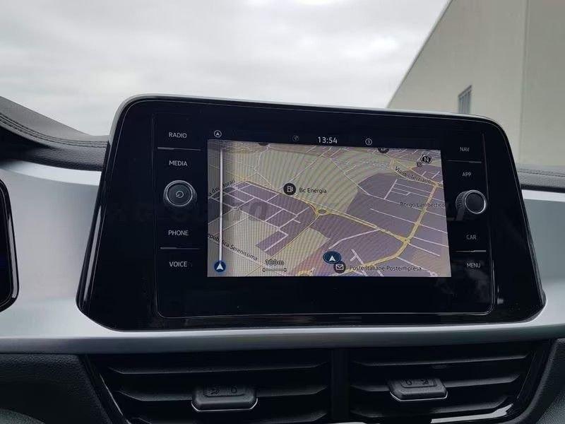 Volkswagen T-Roc 2.0 TDI SCR Life Navi ACC PDC LED