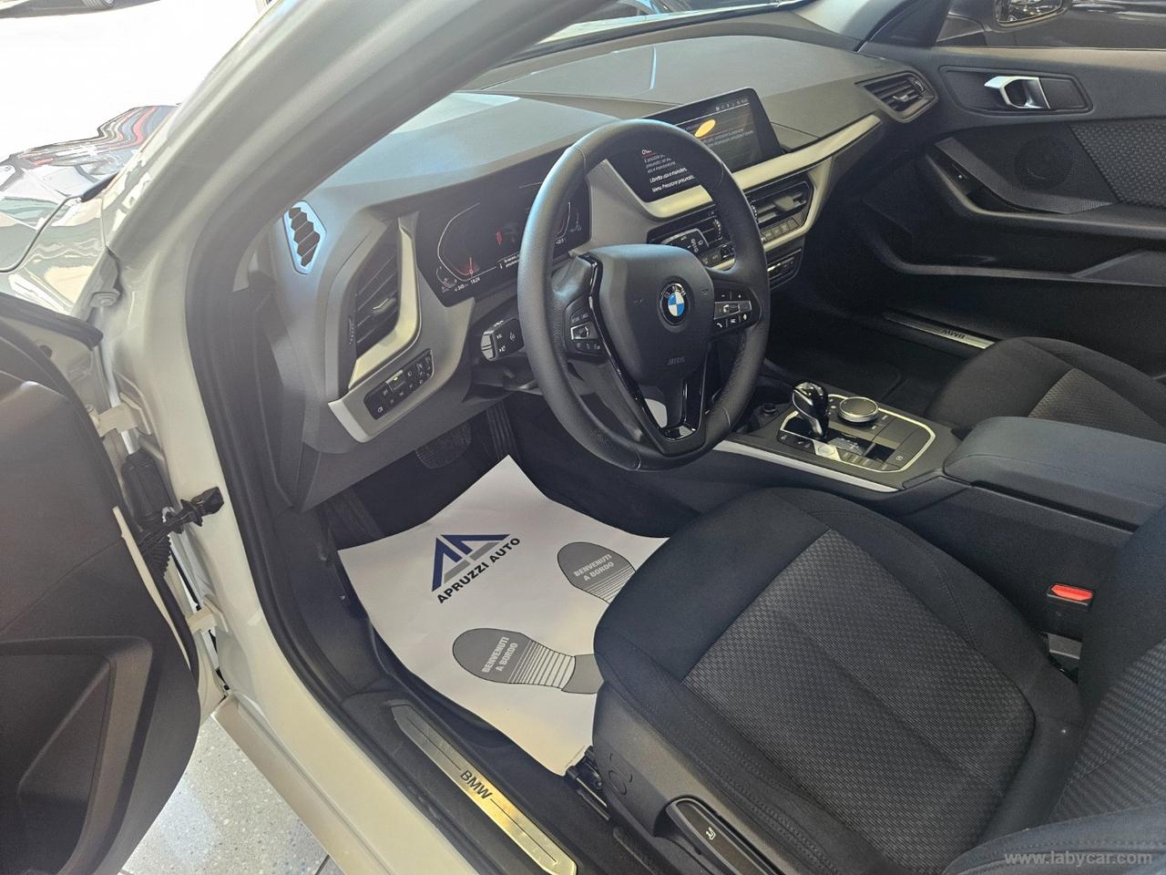 BMW 118d 5p. Advantage