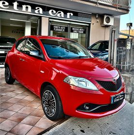Lancia Ypsilon 1.0 FireFly 5 porte S&S Hybrid Ecochic Silver