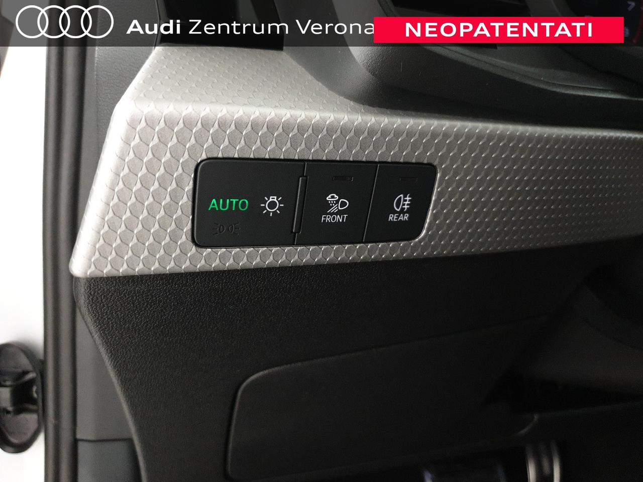 Allstreet 30TFSI 116CV S tronic Identity Contrast