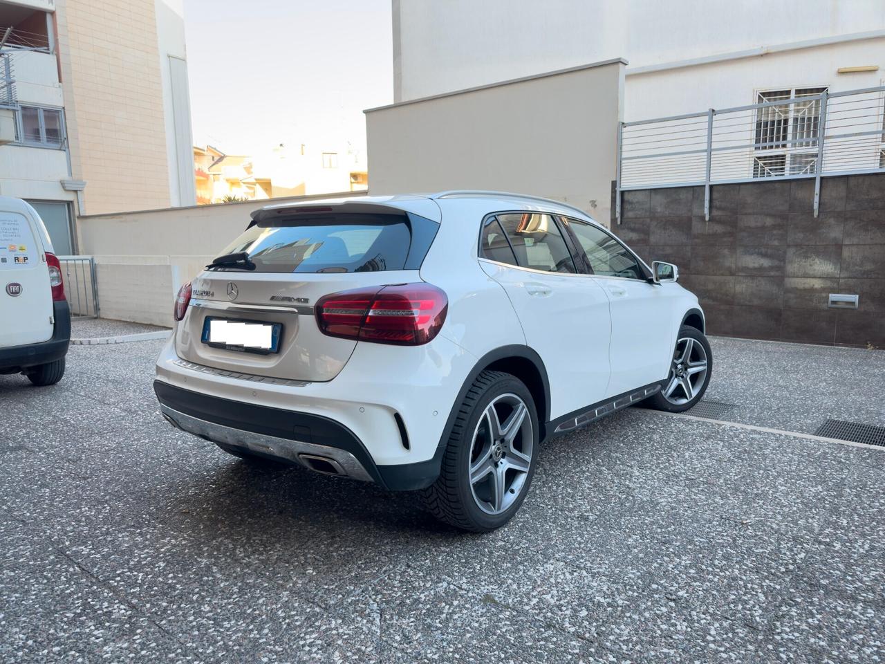 Mercedes-benz GLA 200 d Automatic Premium AMG 136 cv