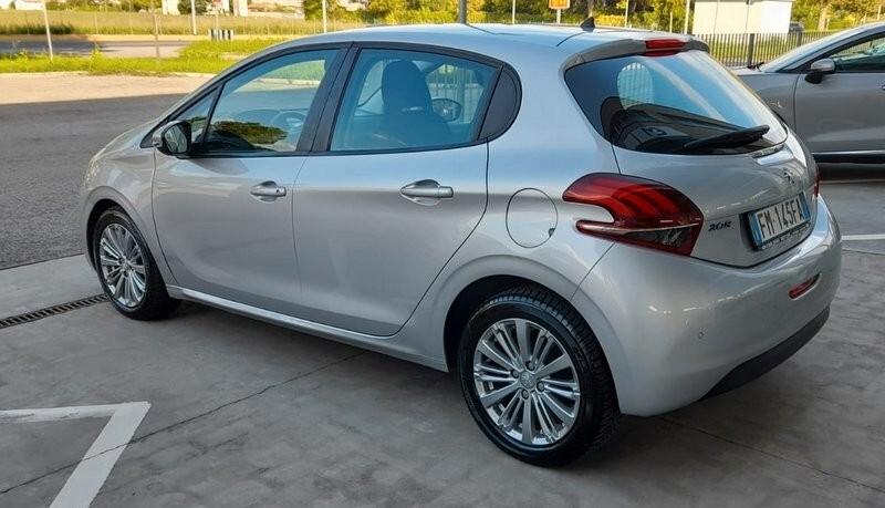 Peugeot 208 1.2 82 5p. GPL Allure
