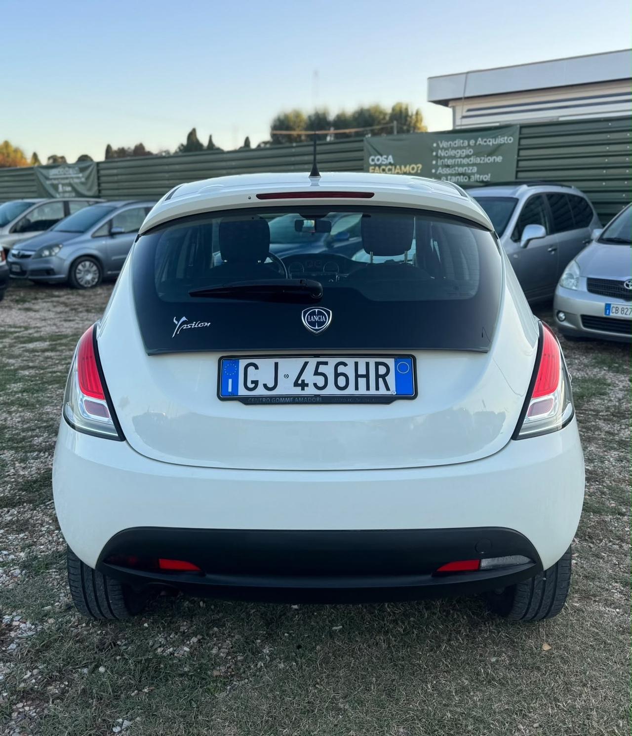 Lancia Ypsilon 0.9 TwinAir 85 CV 5 porte Metano Ecochic Gold