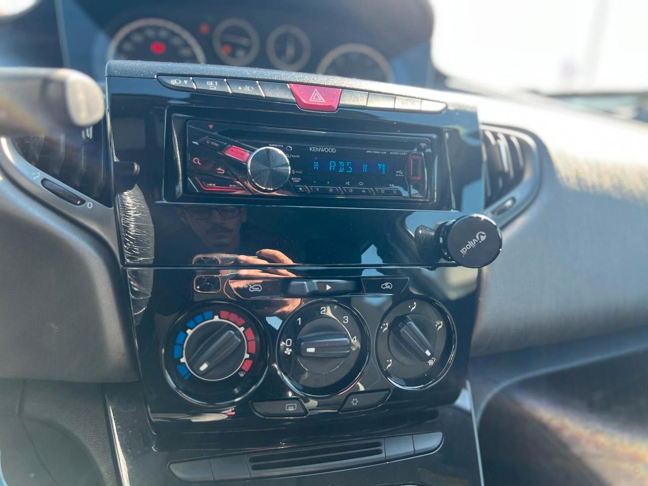 Lancia Ypsilon 1.2 69 CV 5 porte S&S Platinum