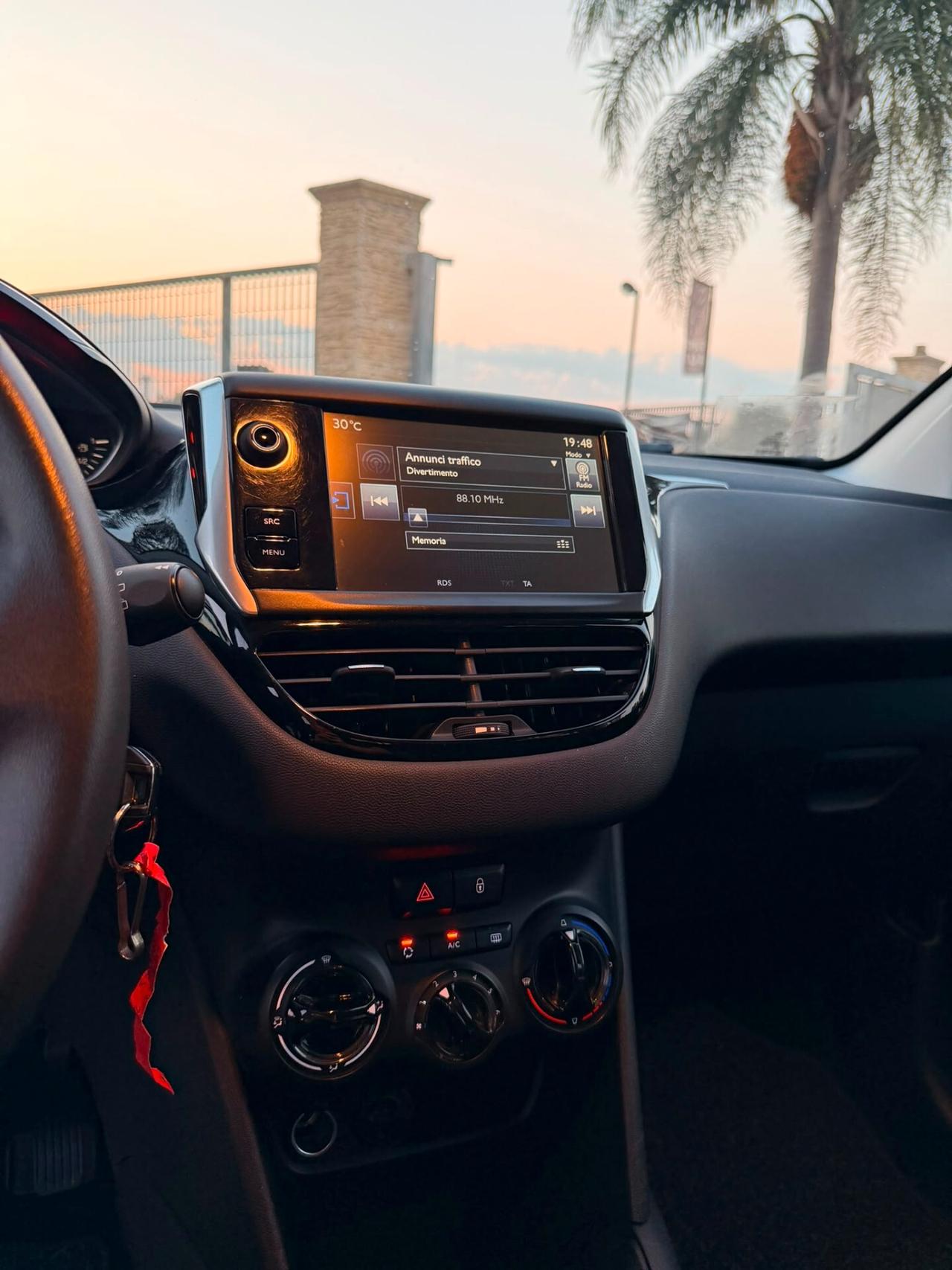 Peugeot 208 1.4 HDi 68 CV 5 porte Allure