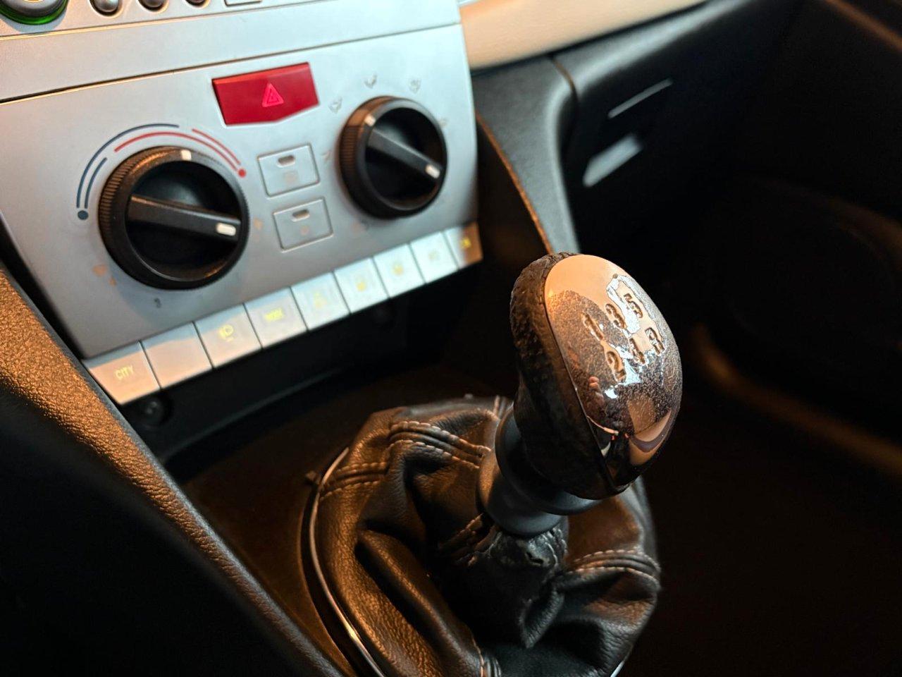 Lancia Ypsilon 3 Porte Ypsilon 1.2 8v Platino