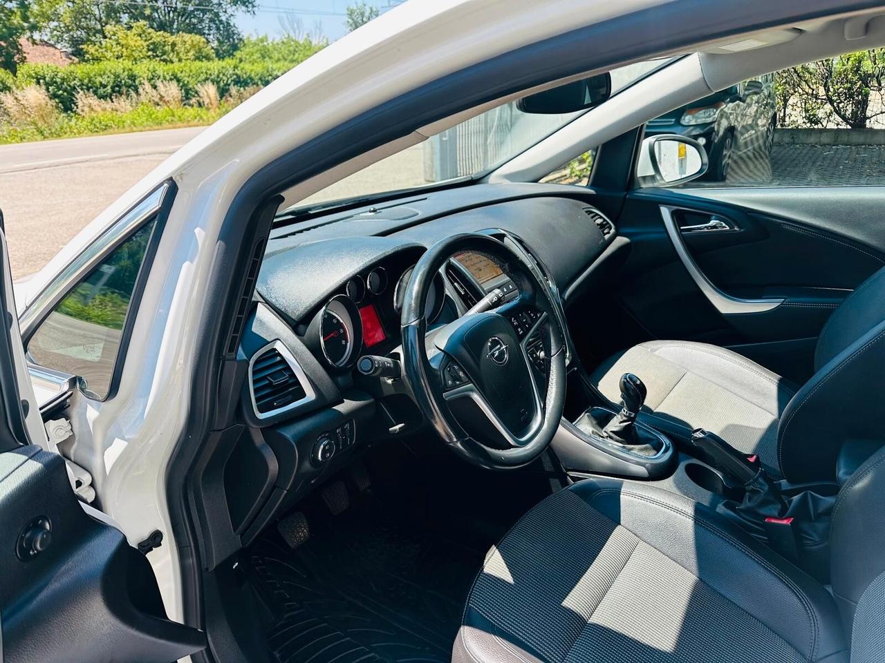 Opel Astra 1.4 Turbo 140CV Sports Tourer GPL Tech Cosmo