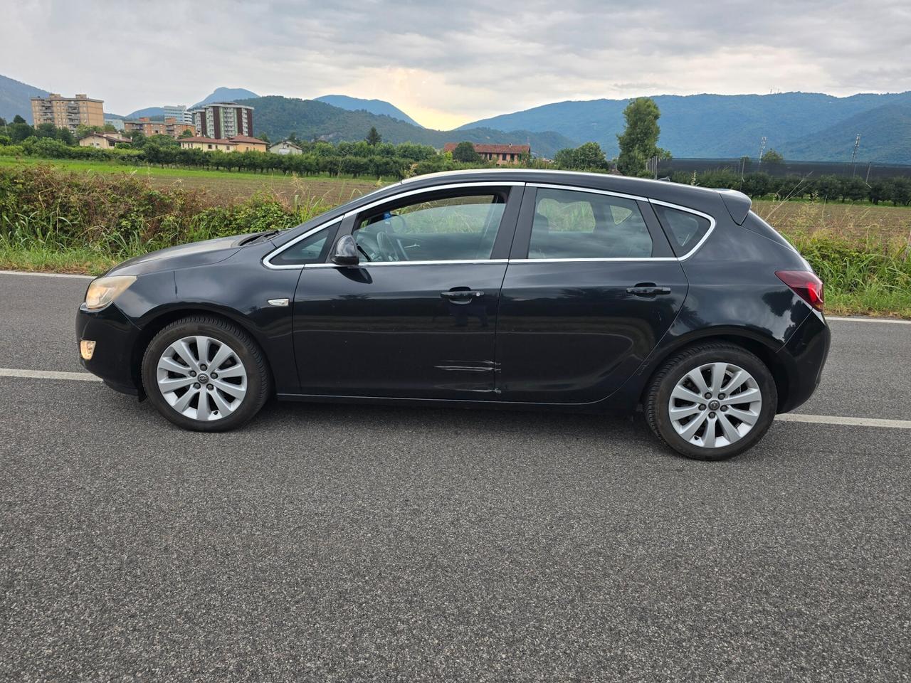 OPEL ASTRA 1.7 DTI COSMO "OK PER NEOPATENTATI"