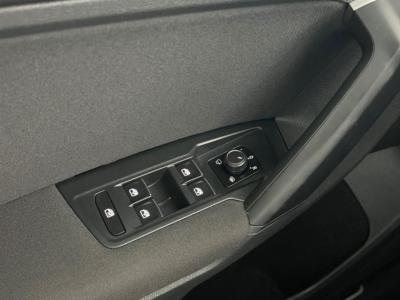 VOLKSWAGEN Tiguan II 2021 Tiguan 2.0 tdi Life 150cv dsg