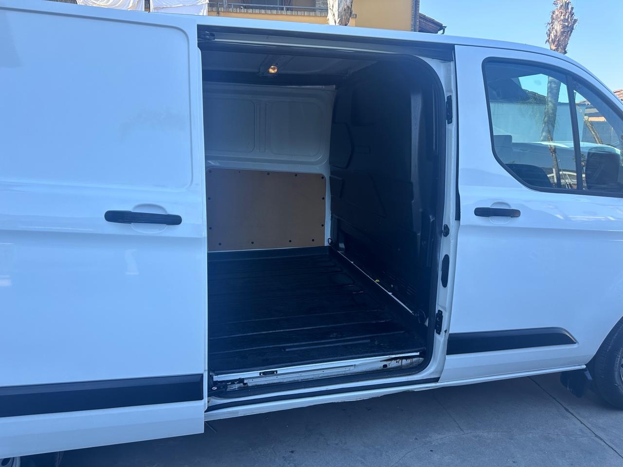 Ford Transit Custom 300 2.0 EcoBlue 130 PASSO LUNGO